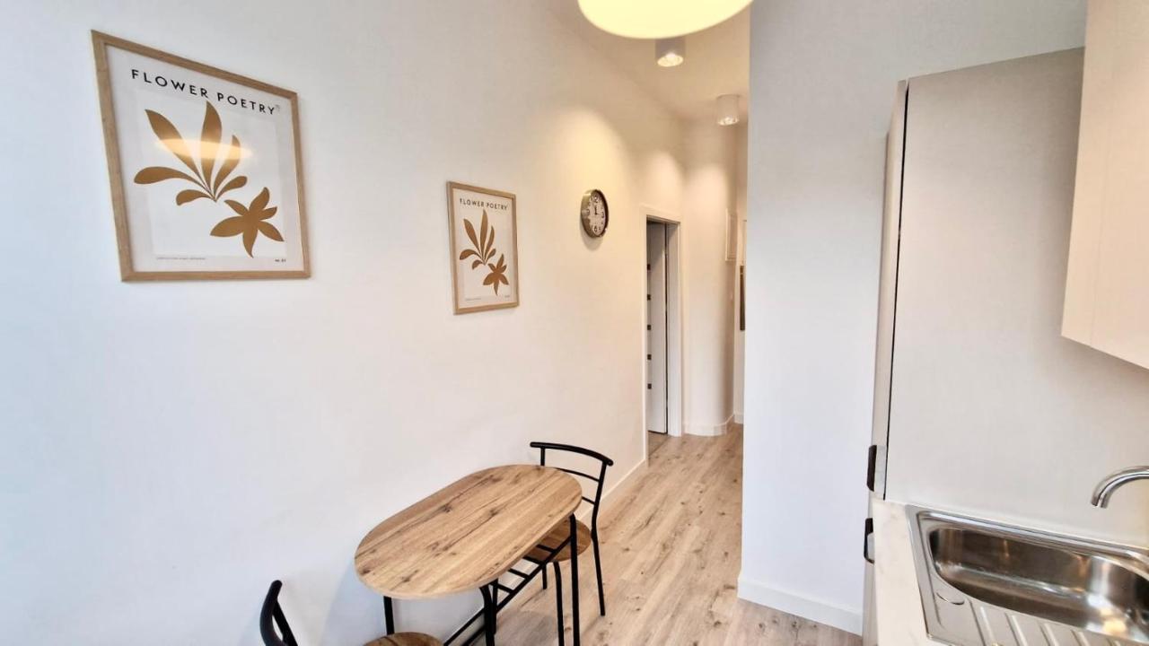 Apartment Powisle Ul. Tamka Warsaw
