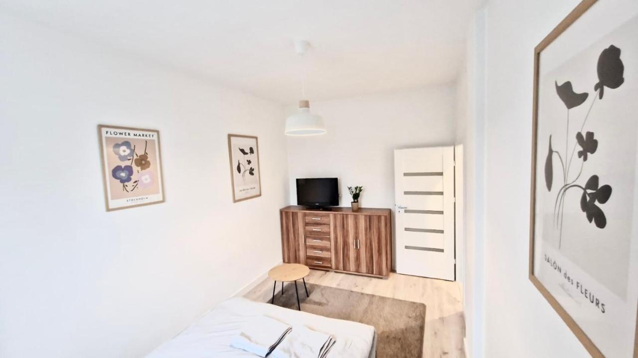 Apartment Powisle Ul. Tamka Warsaw